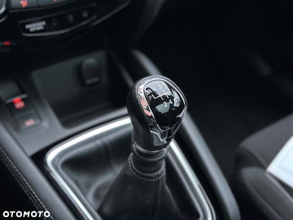 Nissan Qashqai 1.2 DIG-T N-Connecta EU6 - 26