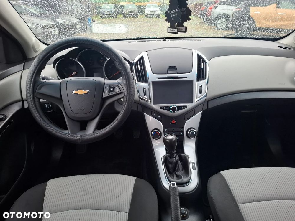 Chevrolet Cruze 1.6 LT - 12