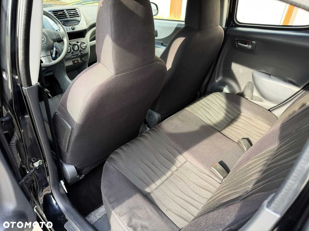 Nissan Pixo - 8