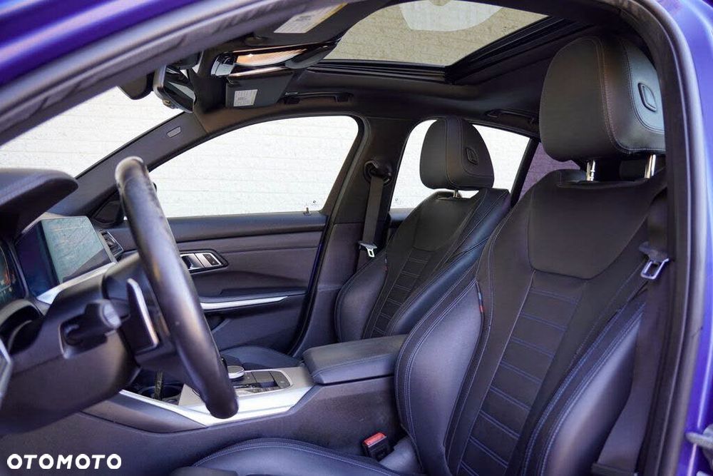 BMW Seria 3 330i M Sport - 12