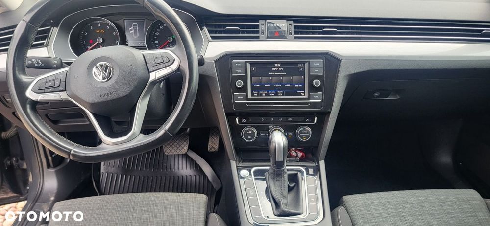 Volkswagen Passat - 15