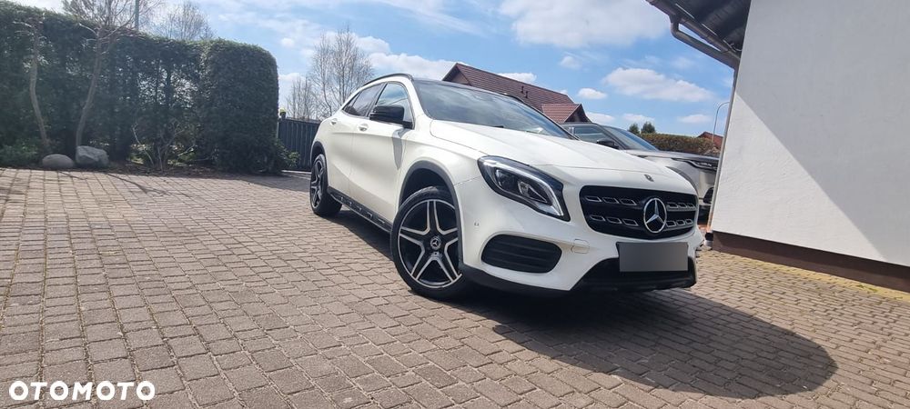 Mercedes-Benz GLA 220 4-Matic AMG Line - 12