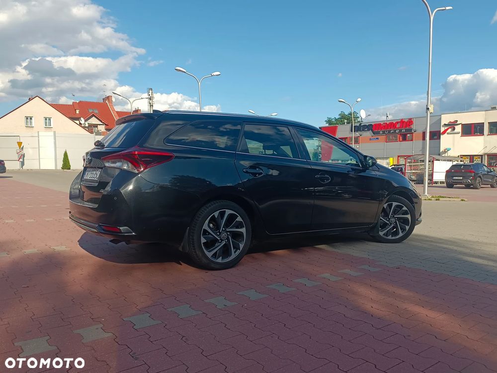 Toyota Auris 1.6 Premium Comfort - 4