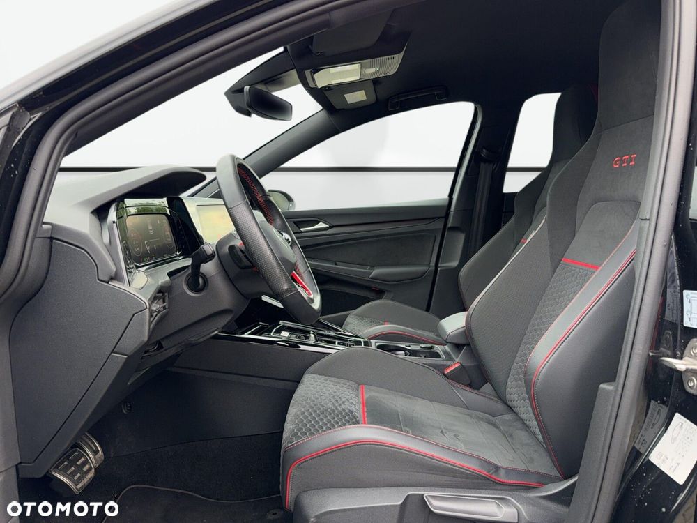 Volkswagen Golf - 11