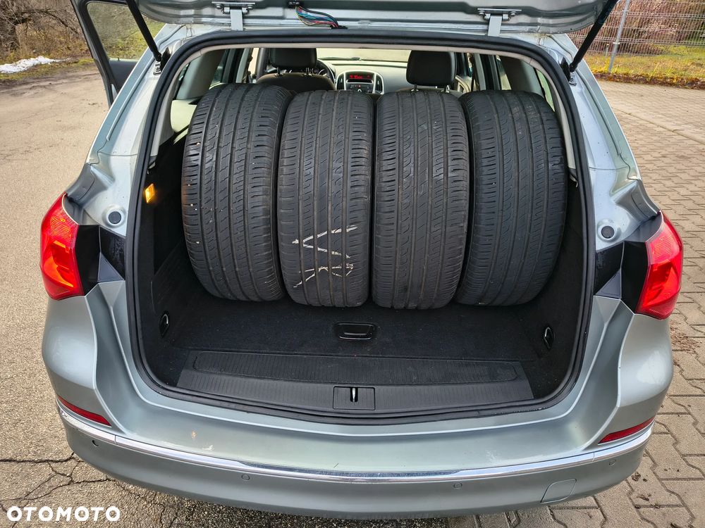 Opel Astra 1.4 T Enjoy - 9