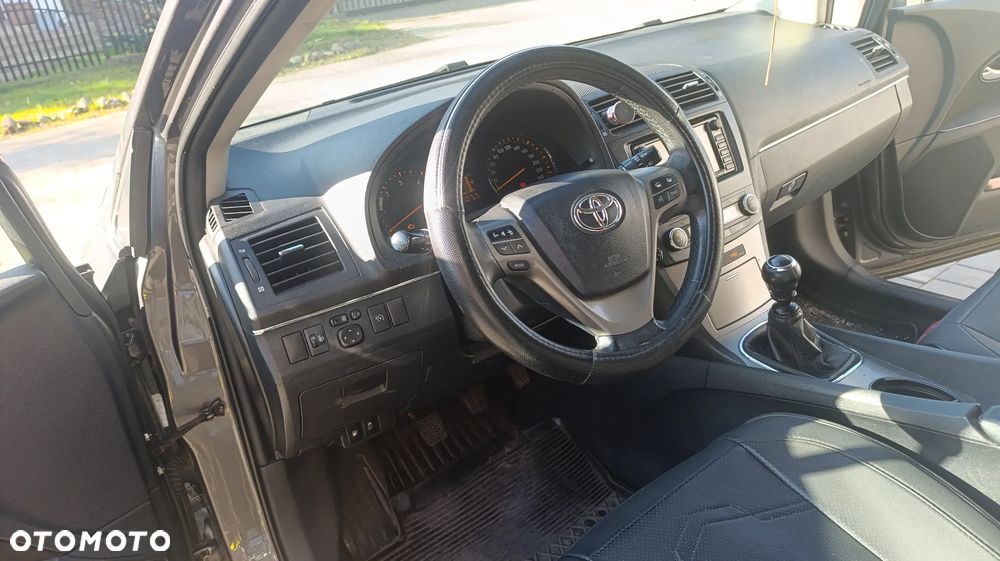 Toyota Avensis - 11