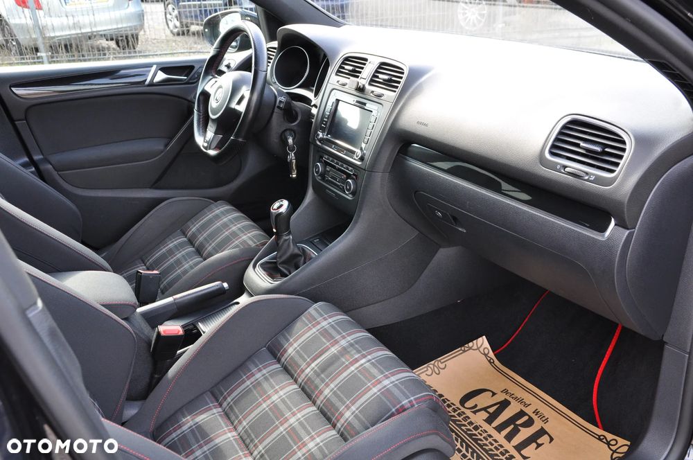 Volkswagen Golf 2.0 GTI - 9
