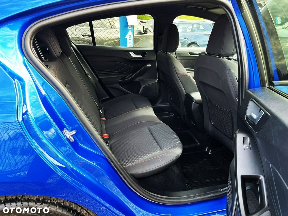Ford Focus 1.0 EcoBoost ST-Line Business - 33