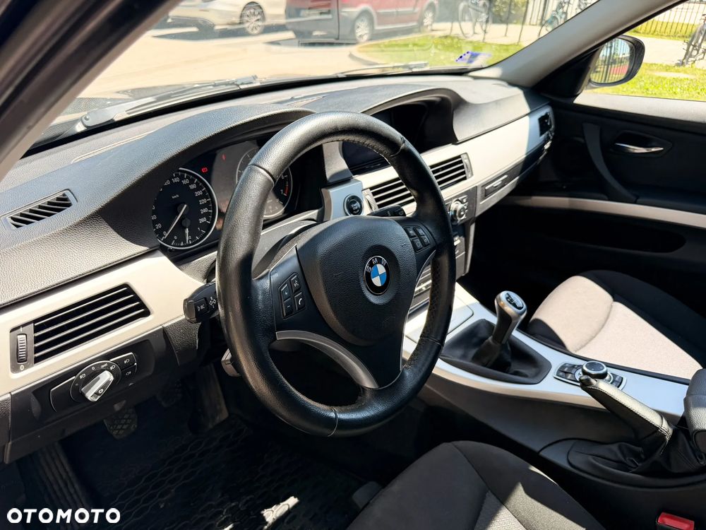 BMW Seria 3 - 12