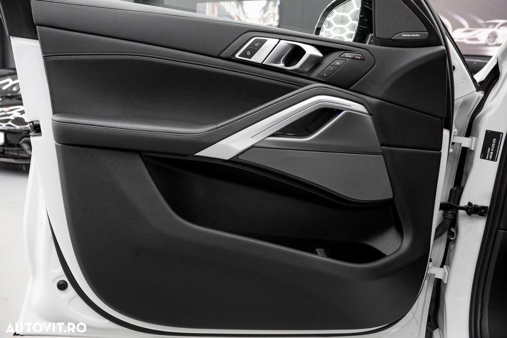 BMW X6 xDrive40i AT MHEV - 38