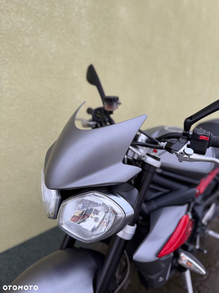 Triumph Street Triple - 28