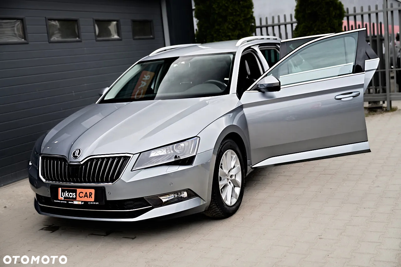 Skoda Superb 2.0 TDI DSG Premium Edition - 29