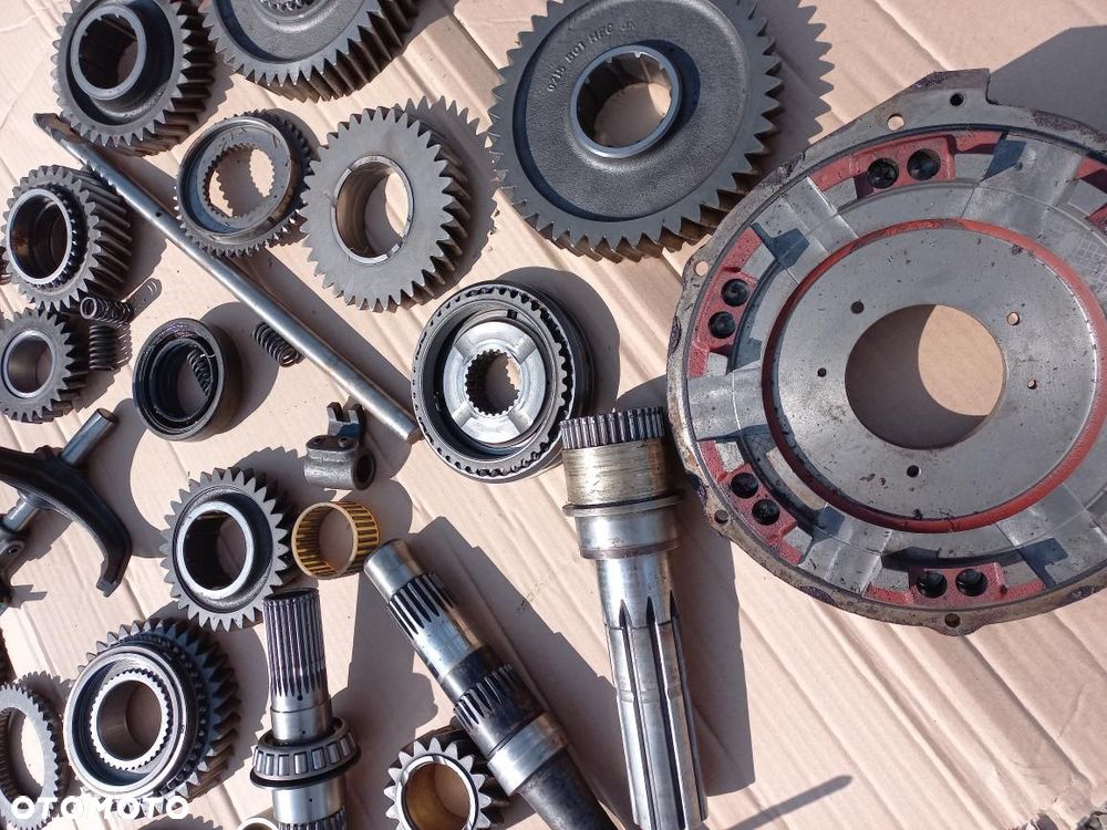 MASSEY FERGUSON 3635,3645,3655,3670,3690,8110,8120,8280,XTRA,skrzynia32x32,silnik,most,atak,koło zębate 30z,35z,48z,43z,40z,36z,28x29z,wałek,przesówka,synchronizator,obudowa,zwolnica,podnośnik,kosz, - 7