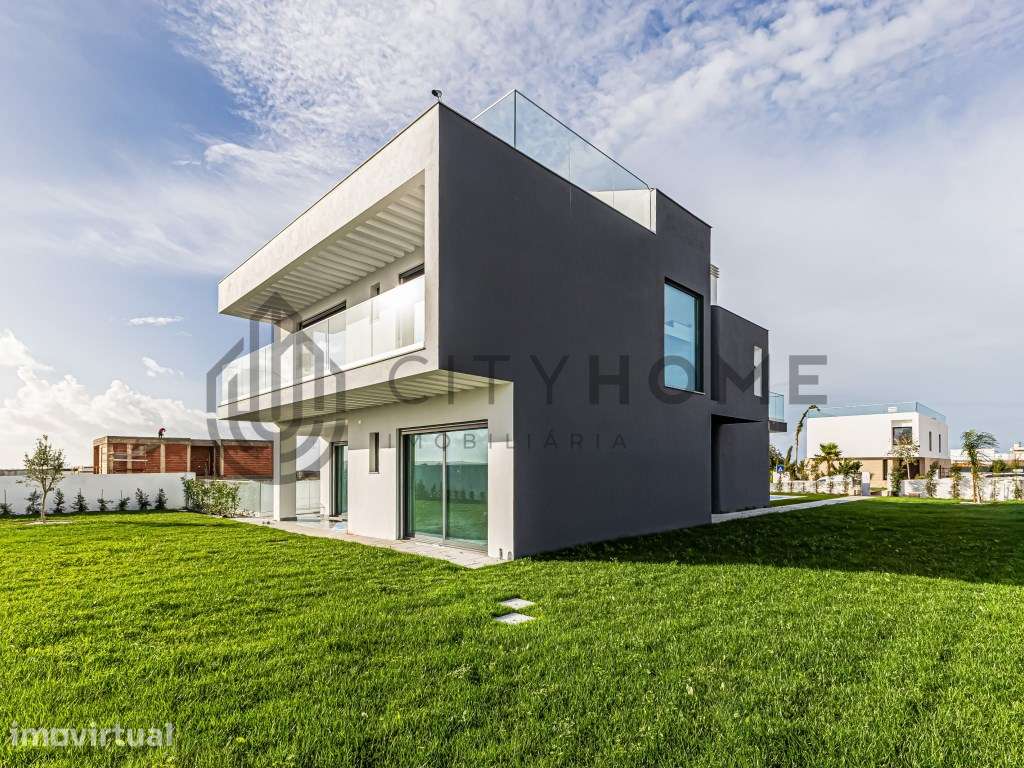 Moradia T4 isolada com piscina, cave e vista mar - Grande imagem: 3/52