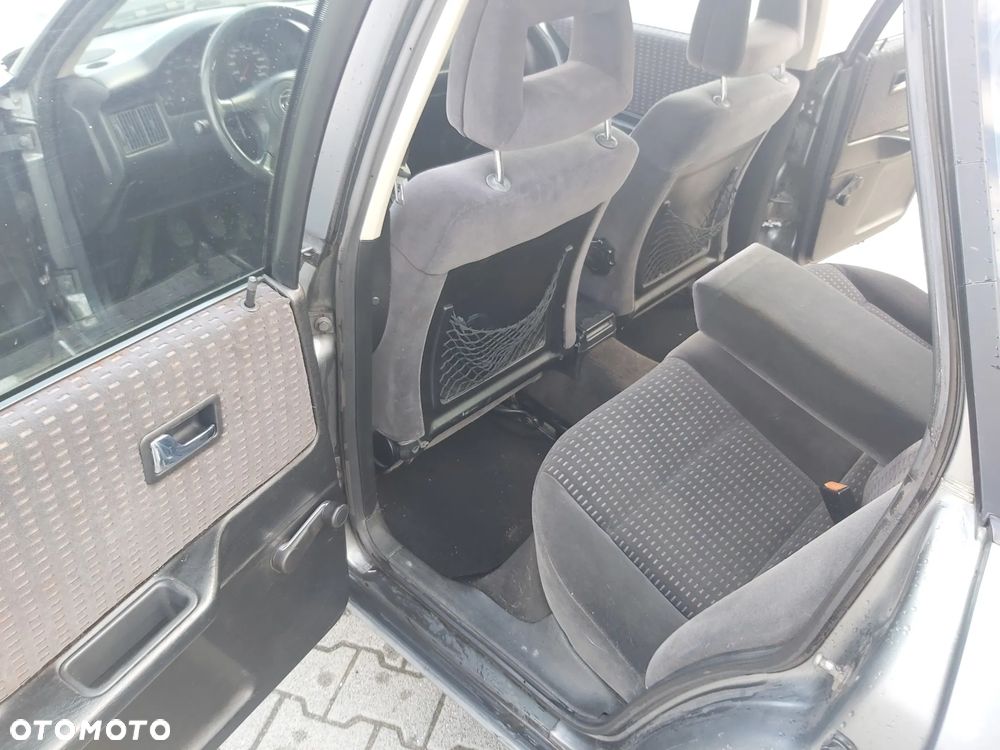 Audi 80 1.8 CC - 16