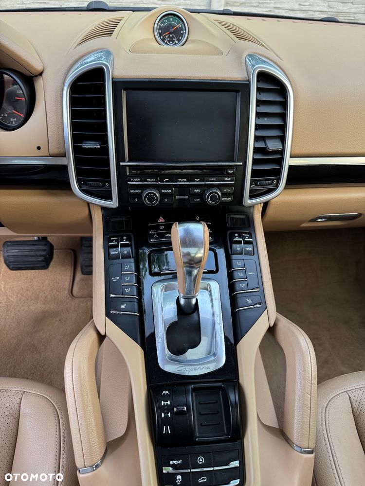 Porsche Cayenne - 13