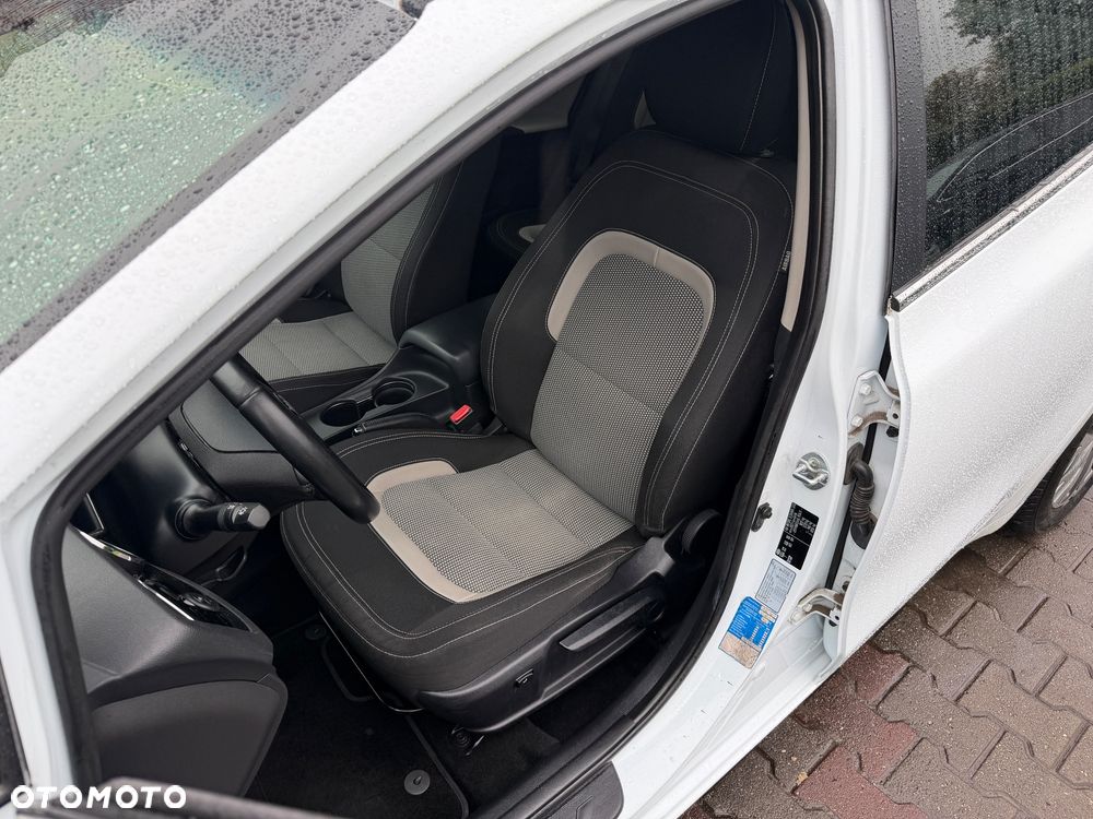 Kia Ceed 1.6 GDI ISG Dream-Team Edition - 25