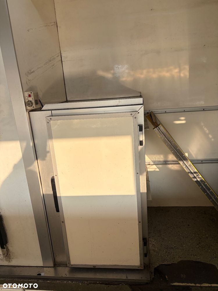 Mercedes-Benz Sprinter 616 CDI FOOD TRUCK 2,7 CDI - 17