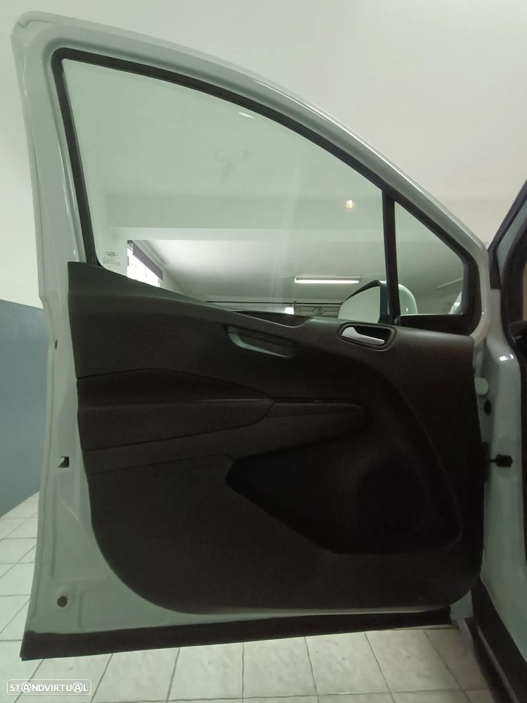 Ford Courier - 16