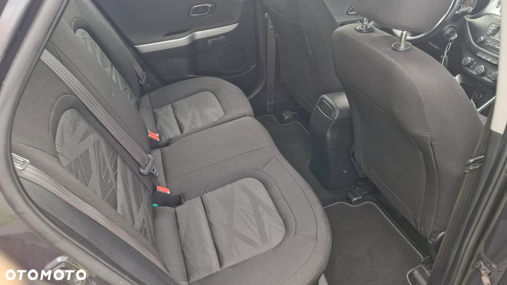 Kia Ceed - 13