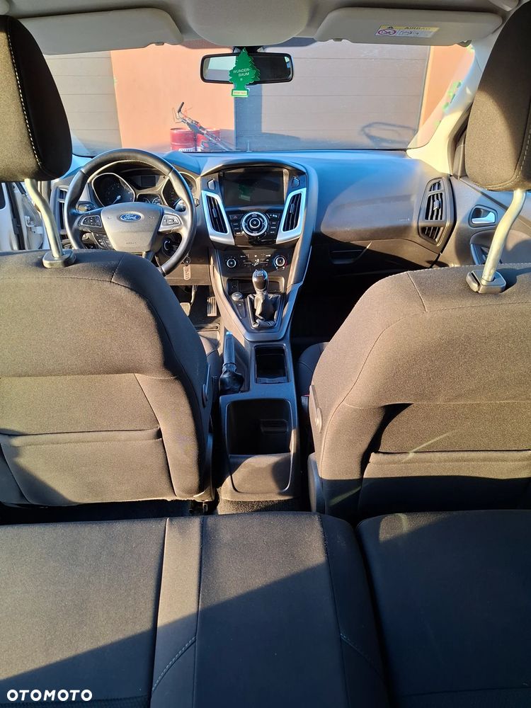 Ford Focus 2016 photo 2