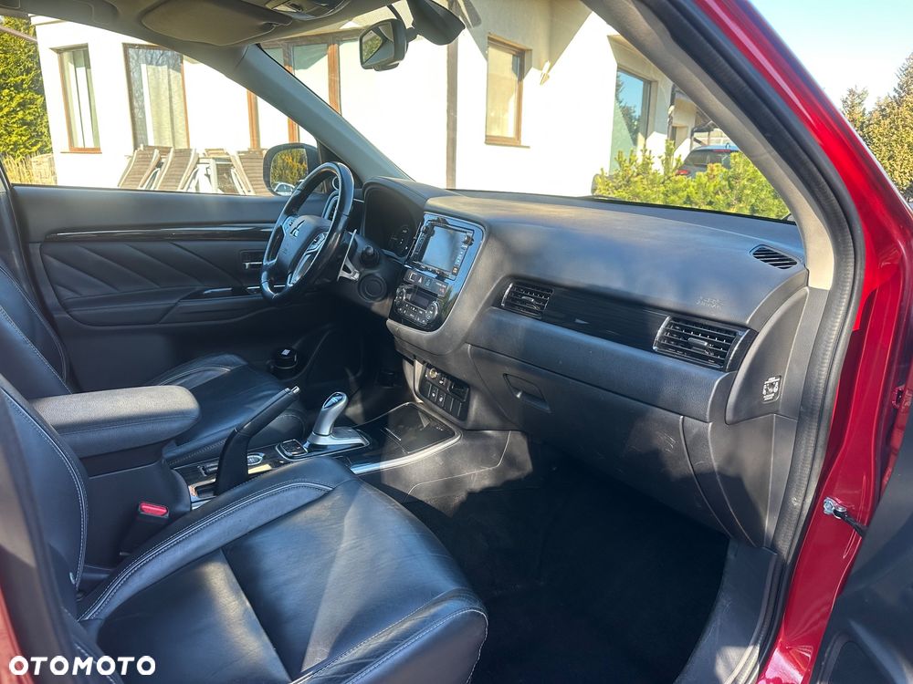 Mitsubishi Outlander 2.0 4WD Top - 14