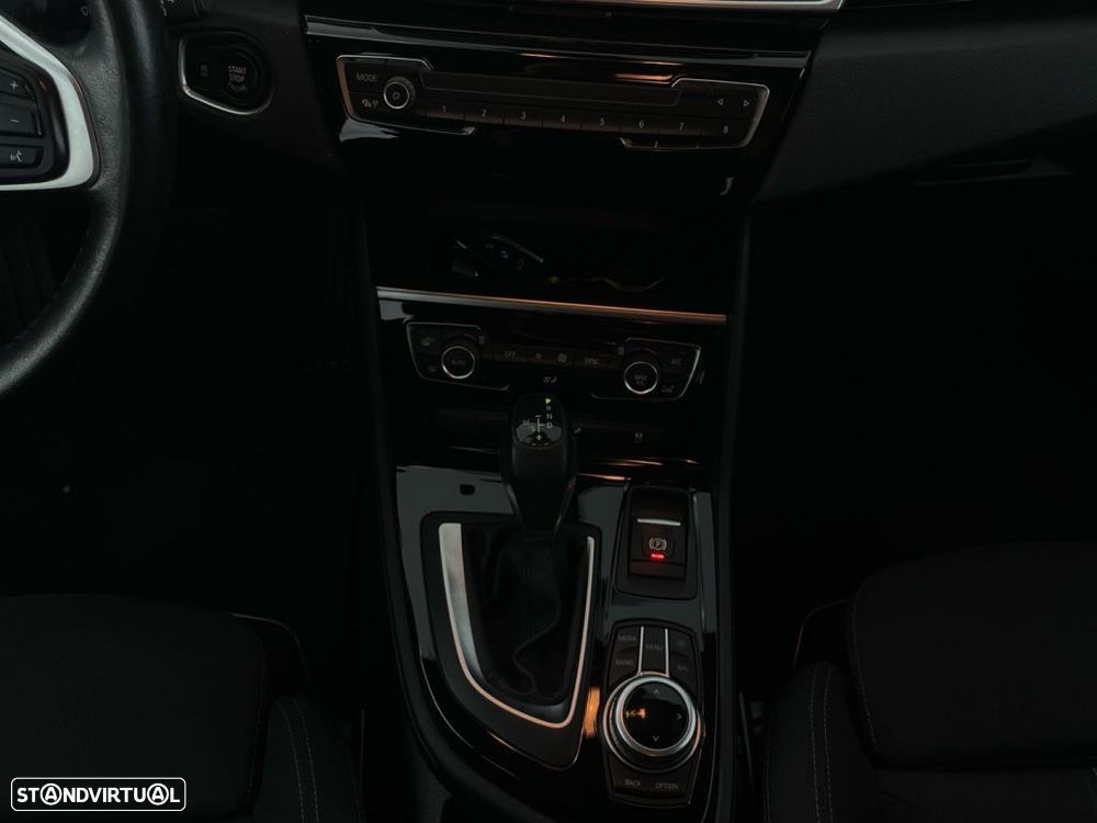 BMW 216 Active Tourer d Auto - 16