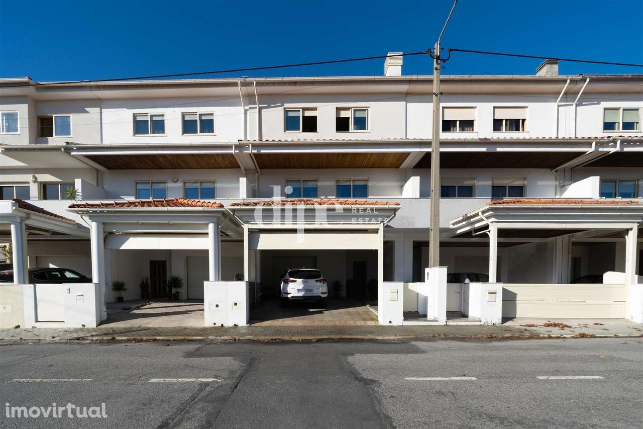 Moradia T3 com amplas áreas - Grande imagem: 2/19