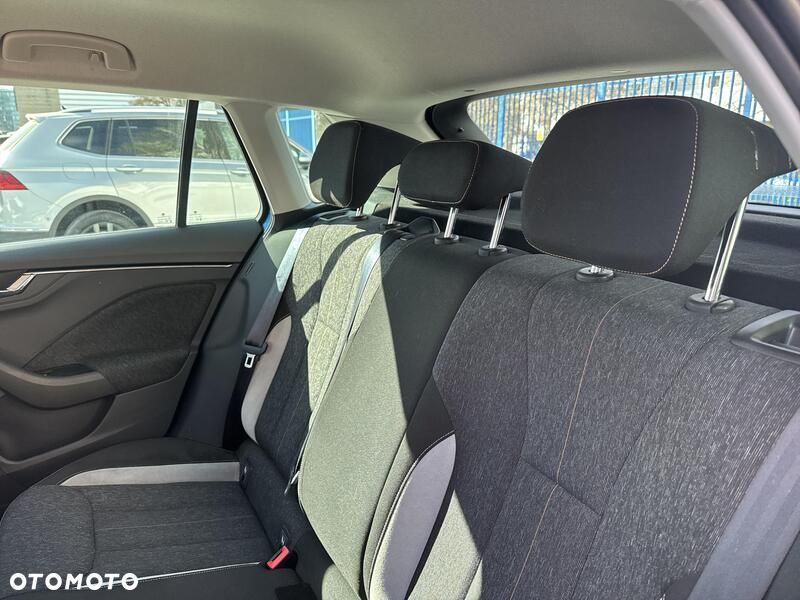 Skoda Kamiq 1.0 TSI Style DSG - 17