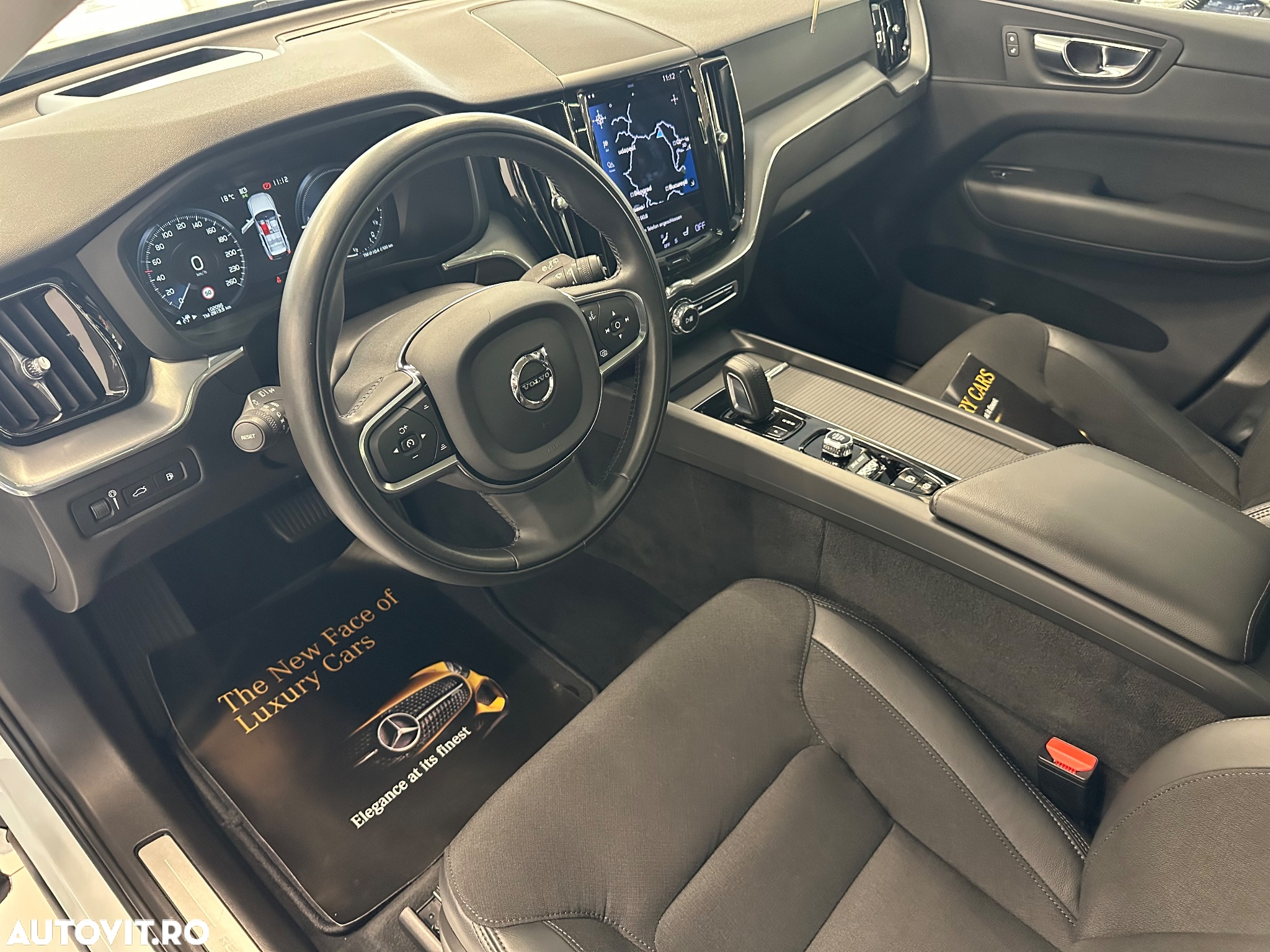Volvo XC 60 T6 AWD Recharge Geartronic RDesign Expression - 26