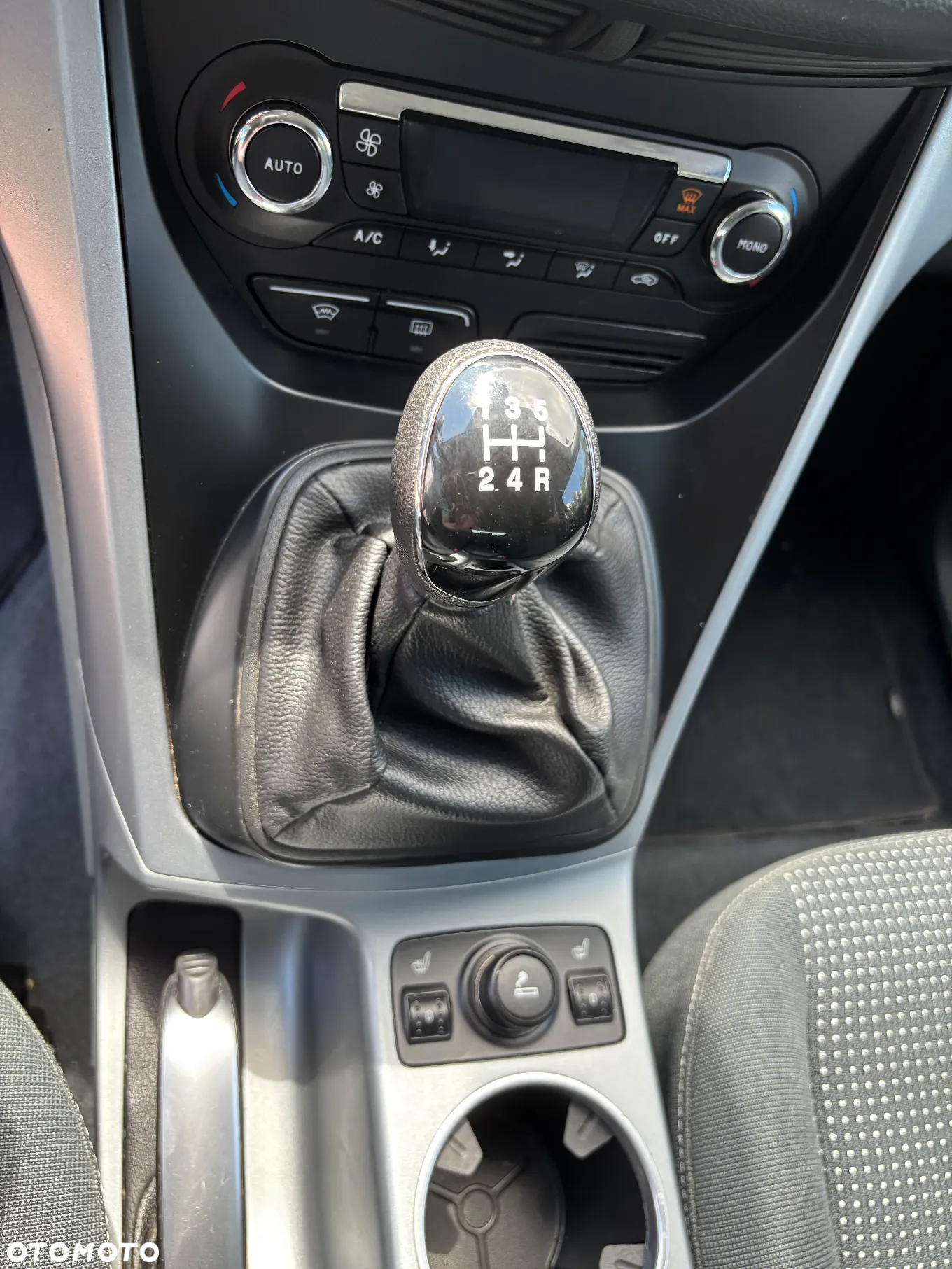 Ford C-MAX 1.6 Ti-VCT SYNC Edition - 17