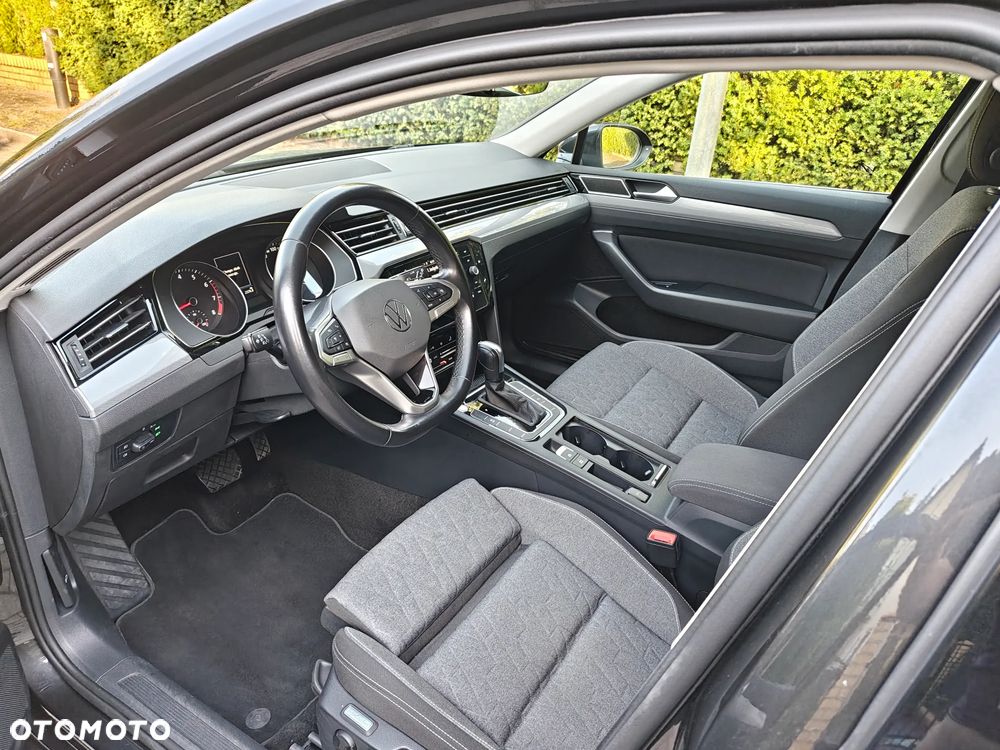 Volkswagen Passat - 15