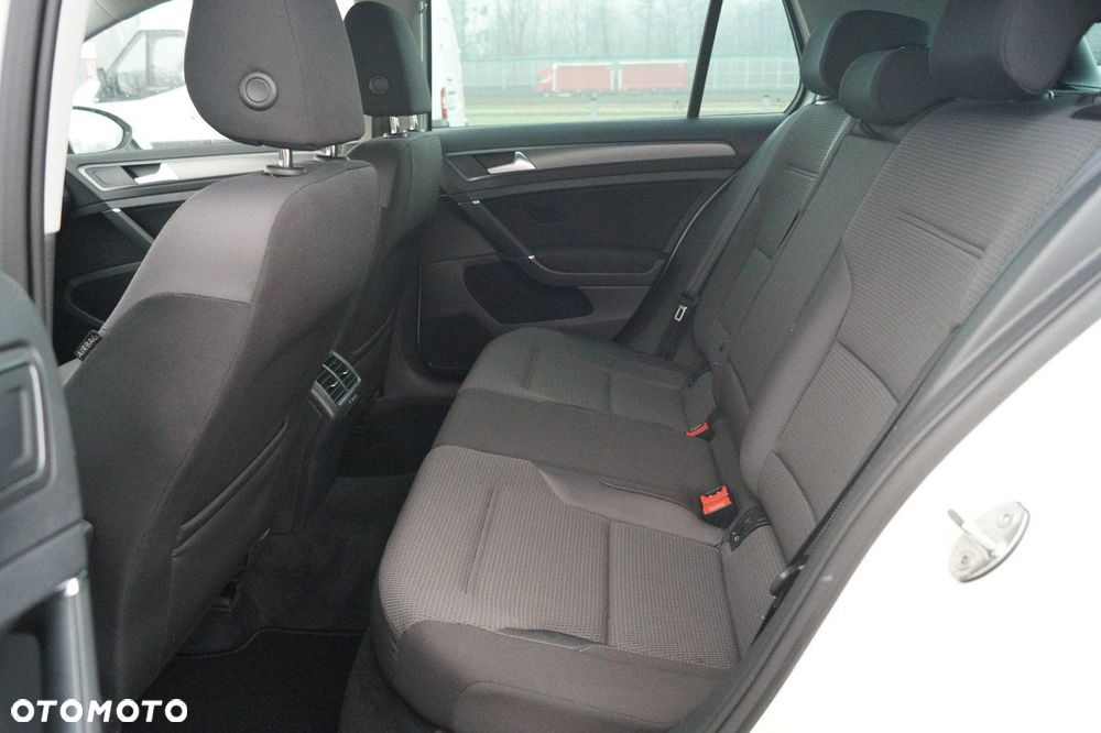 Volkswagen Golf - 17