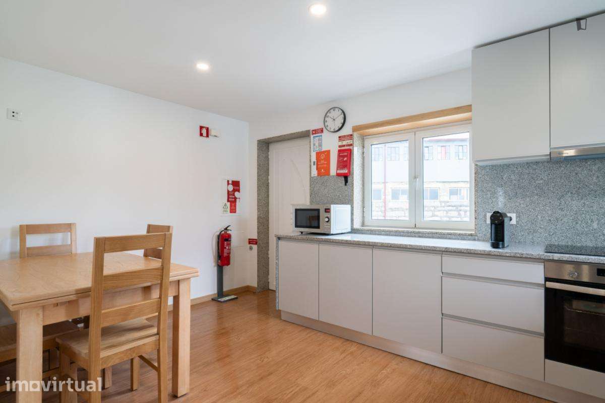 Apartamento com 2 quartos - localizado em Paredes de Ferreira Porto - Grande imagem: 3/36