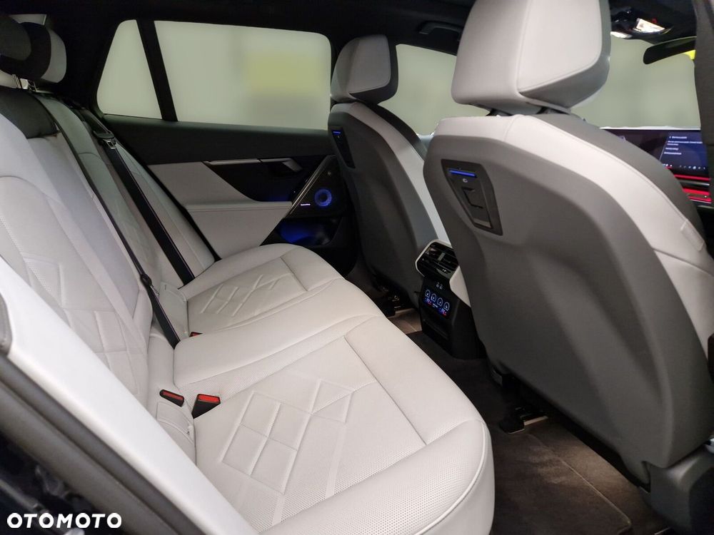 BMW Seria 5 530e xDrive PHEV M Sport - 21