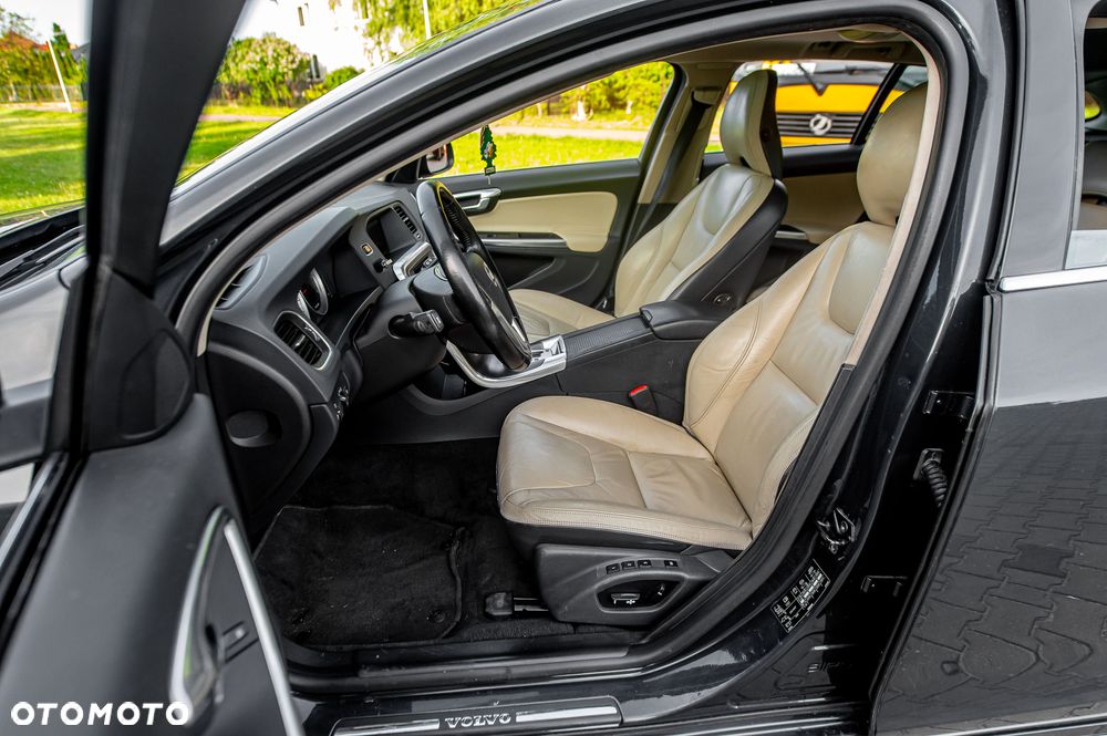 Volvo V60 D3 Geartronic RDesign - 20