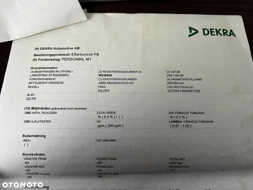 Mitsubishi Grandis 2.4 Intense - 32