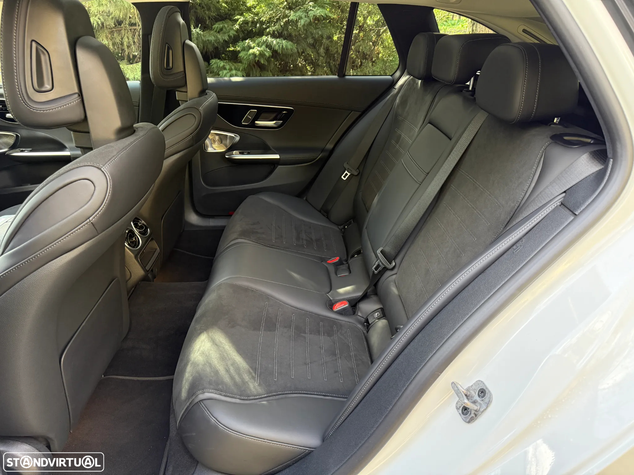 Mercedes-Benz C 300 de AMG Line - 24
