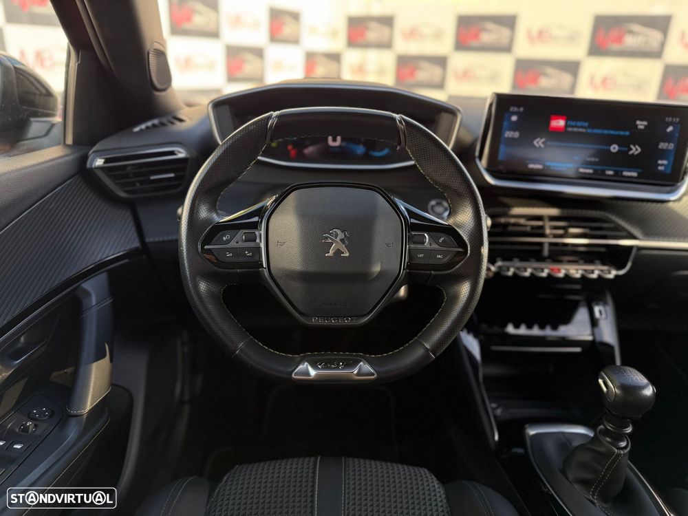 Peugeot 2008 1.2 PureTech GT Line - 24