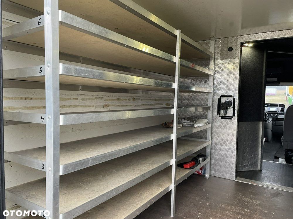 Volkswagen Transporter - 29