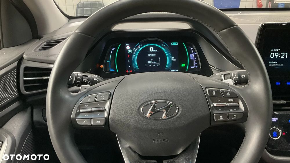 Hyundai IONIQ Hybrid Platinum - 4