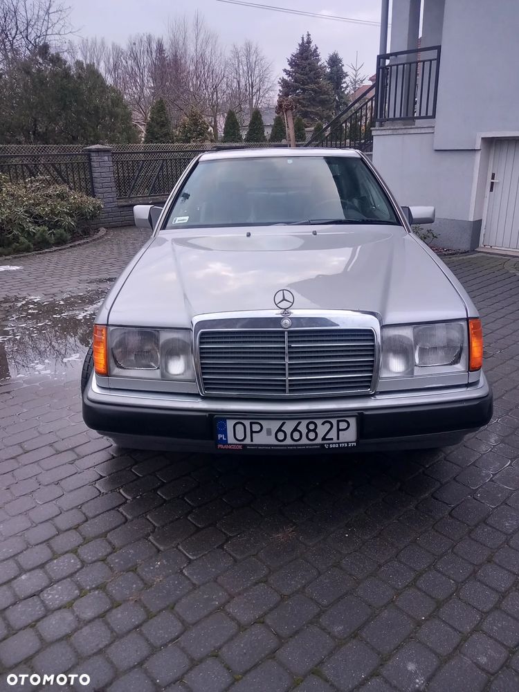 Mercedes-Benz W124 (1984-1993) - 12