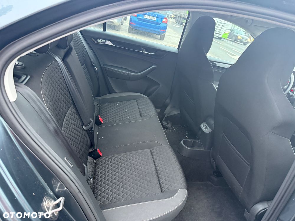 Skoda RAPID 1.0 TSI Ambition - 13