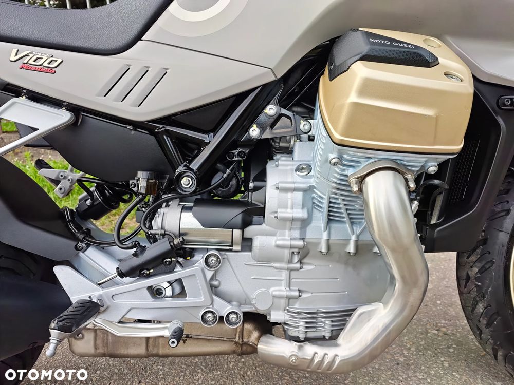 Moto Guzzi V100 Mandello - 17