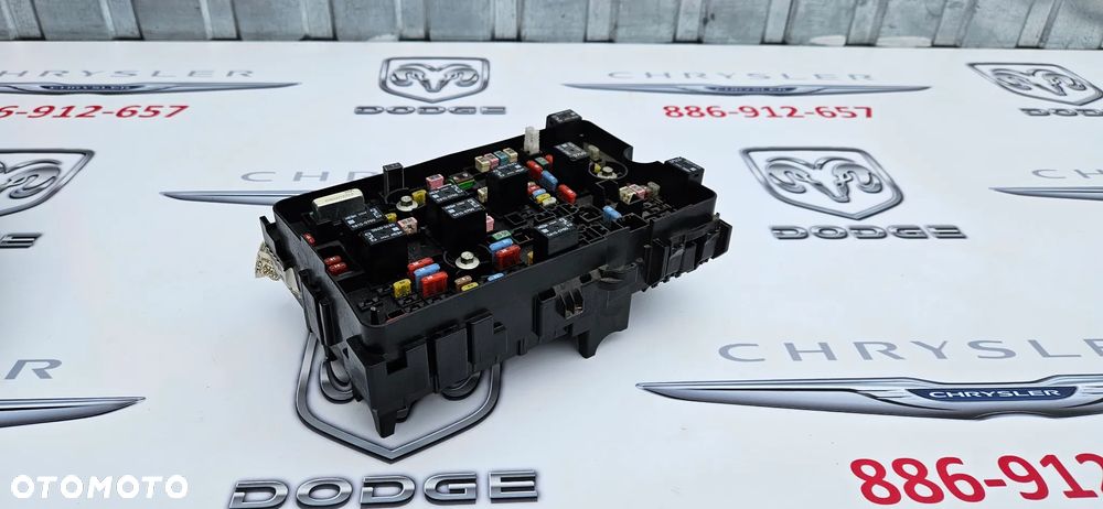 Chrysler Pacifica 2016- 3.6 V6 Kompletna skrzynka bezpieczników Bezpieczniki Puszka P68233193AD 68233193AD - 9
