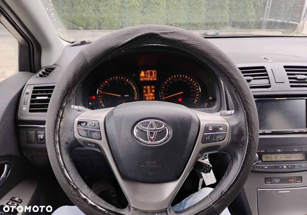 Toyota Avensis - 12