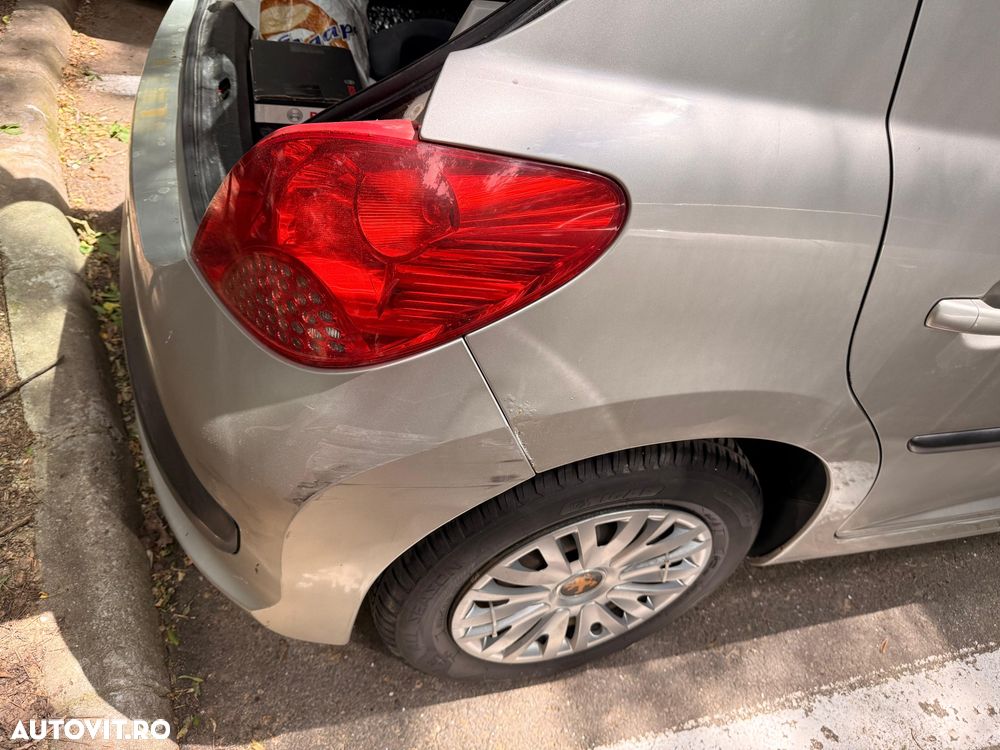 Peugeot 207 - 6