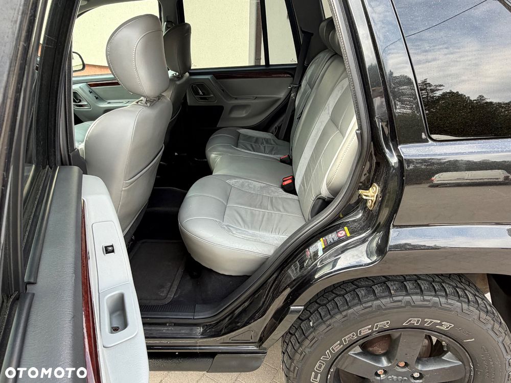 Jeep Grand Cherokee - 33