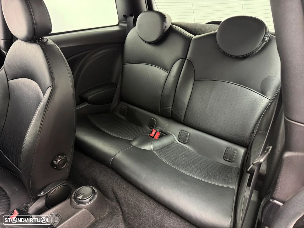 MINI 3 Portas Cooper D - 10