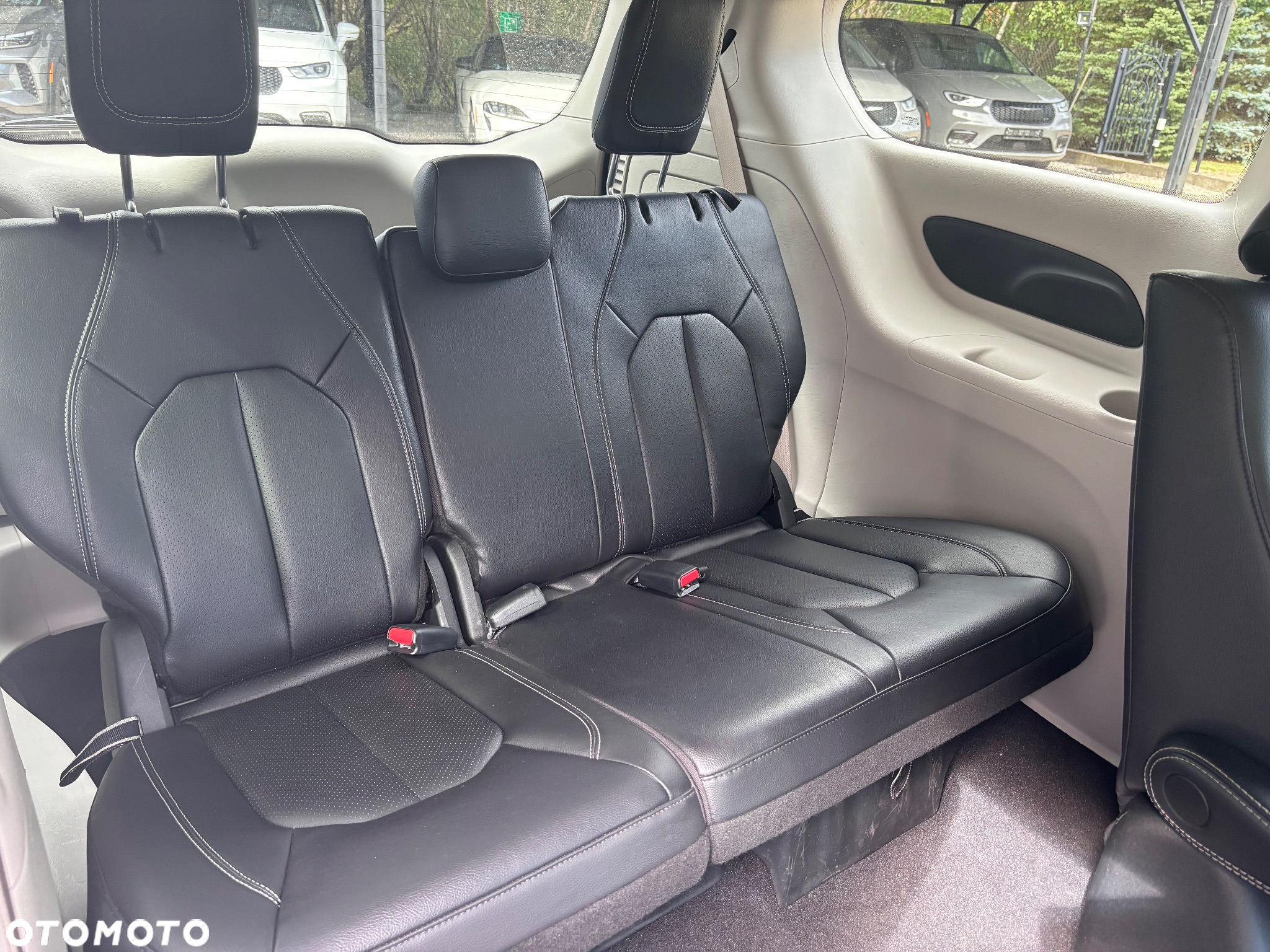 Chrysler Pacifica - 26